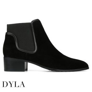 NWT Donald Pliner Black Dyla booties